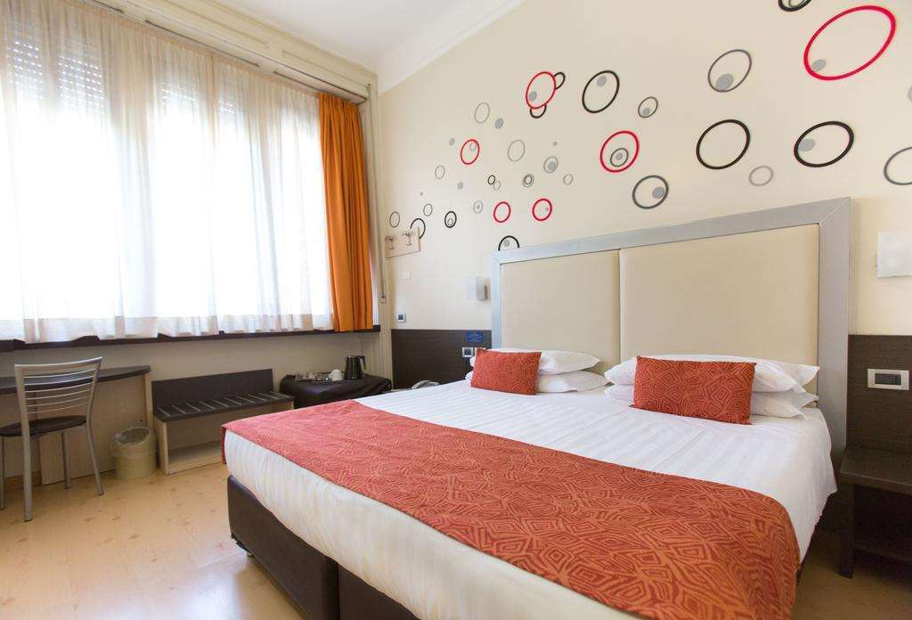 Eurohotel Piacenza Cameră foto