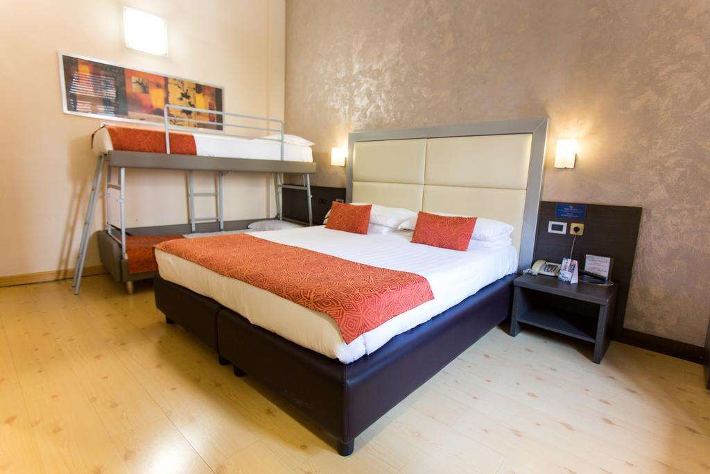 Eurohotel Piacenza Cameră foto